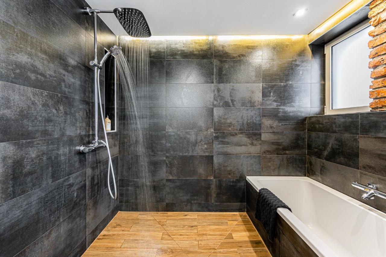Luxury Apartment In The City Centre Košice Buitenkant foto